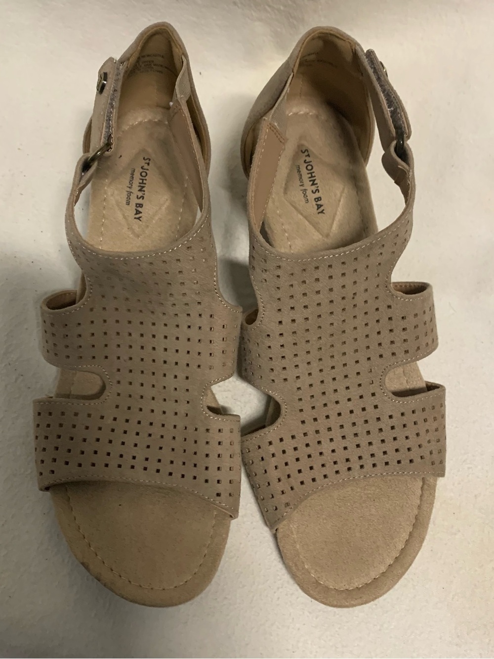 St. John's Bay Women's Wedges Sandals Size 8 Brown Leather Newcastle Peep Toe